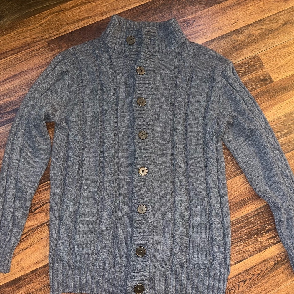 Men'sGray Cable Knit Sweater - Picture 2 of 7